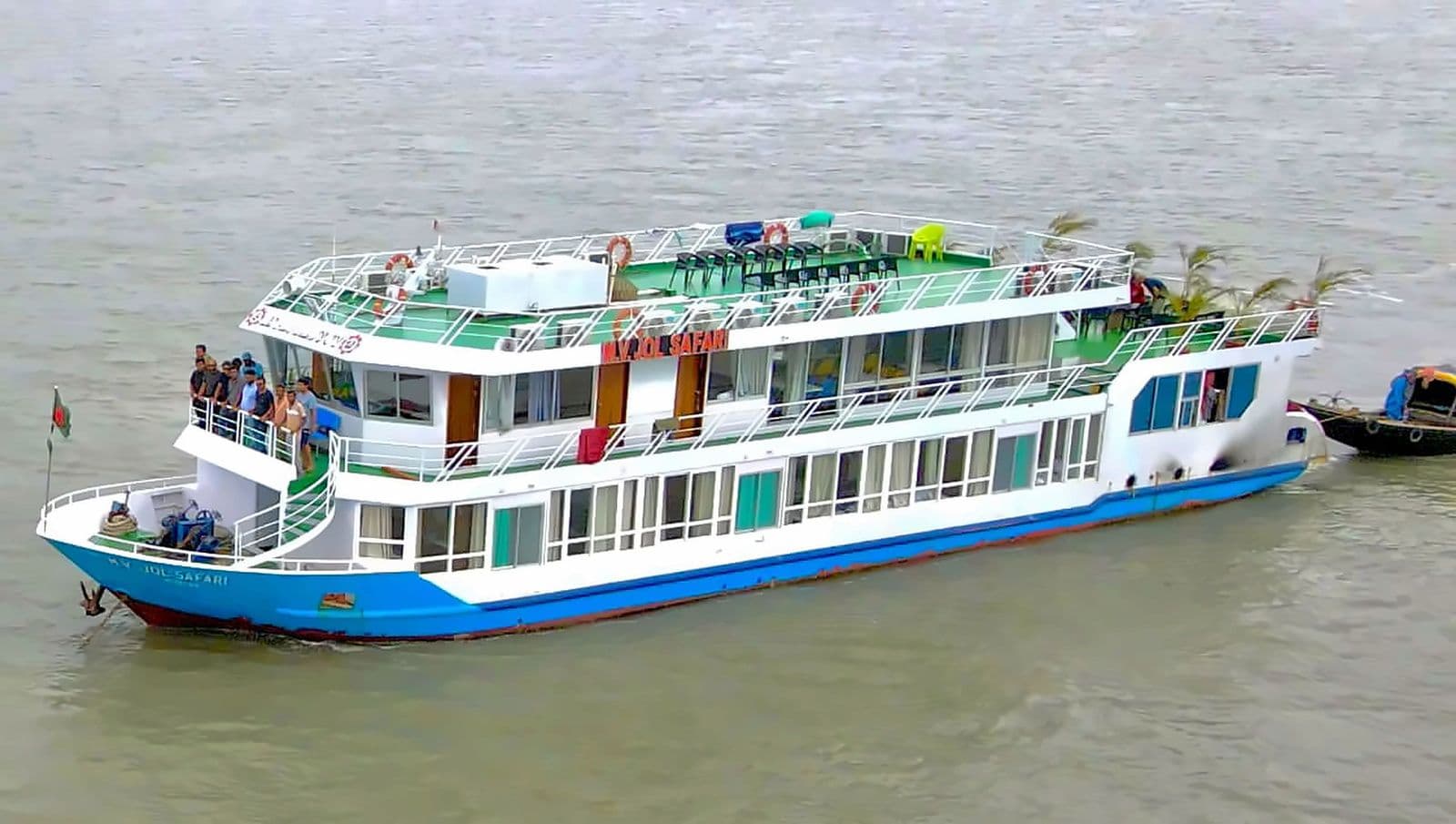 Jol Safari Vessel main